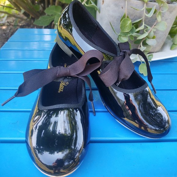 Dance Class Other - Dance Class tap shoes size 3